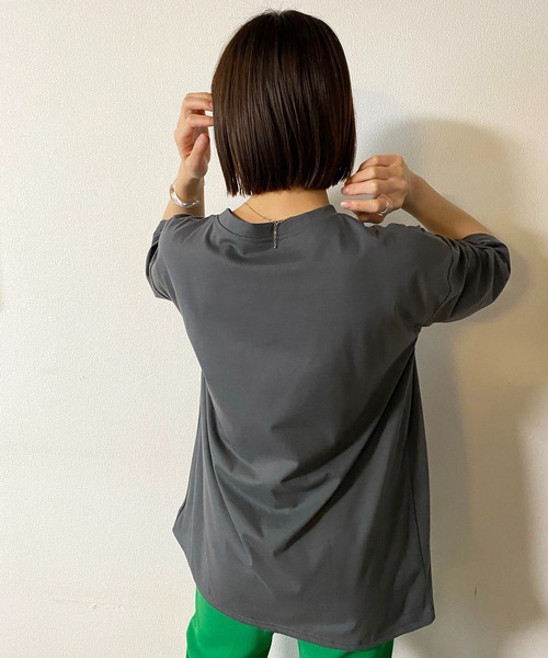 EPICKS（エピックス）の「オーバーシルエットワンポイントロゴTシャツ（Tシャツ/カットソー・レディース・グレー/ホワイト/グリーン/レッド・MEDIUM/LARGE/X-LARGE）」の11枚目の写真