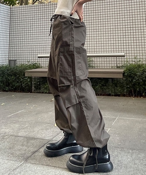 SEN TOKYO(セントーキョー)の「洗練された抜け感をプラス。カジュアルルーズカーゴパンツ(カーゴパンツ・レディース・アイボリー/ブラウン/カーキ・M/L/S)」の21枚目の写真