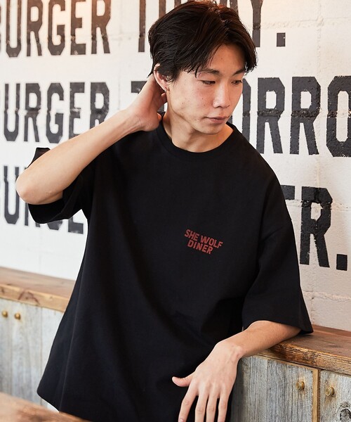 FREAK'S STORE(フリークスストア)の「【限定展開】SHE WOLF DINER×FREAK'S STORE/シーウルフダイナー 別注 ビッグシルエット バックプリントTシャツ/CAR(Tシャツ/カットソー・メンズ・ホワイト/ブラック/グレー・LARGE/MEDIUM/SMALL)」の10枚目の写真