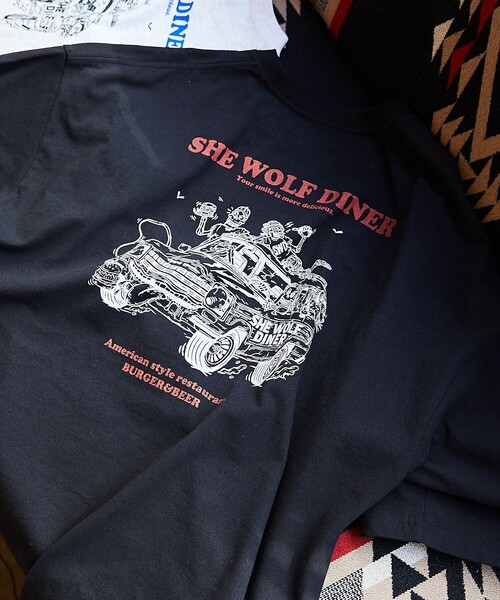 FREAK'S STORE(フリークスストア)の「【限定展開】SHE WOLF DINER×FREAK'S STORE/シーウルフダイナー 別注 ビッグシルエット バックプリントTシャツ/CAR(Tシャツ/カットソー・メンズ・ホワイト/ブラック/グレー・LARGE/MEDIUM/SMALL)」の15枚目の写真