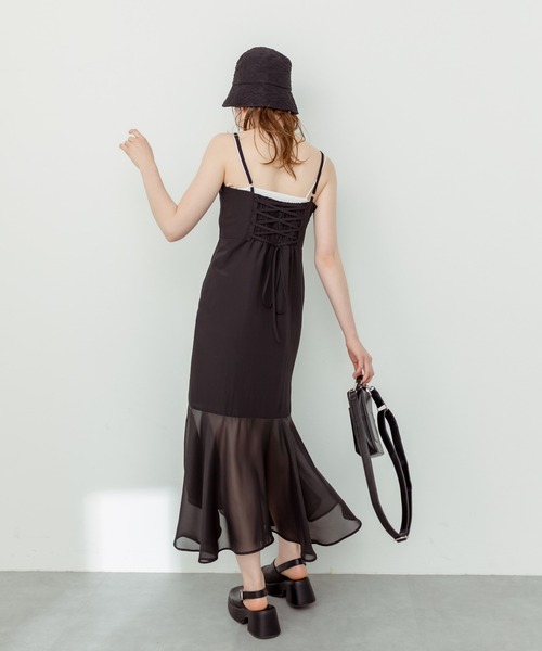 OLIVE des OLIVE(オリーブデオリーブ)の「【WEB限定】裾シフォンレースアップキャミワンピース(ワンピース・レディース・グレイッシュベージュ/ブラック・FREE)」の5枚目の写真
