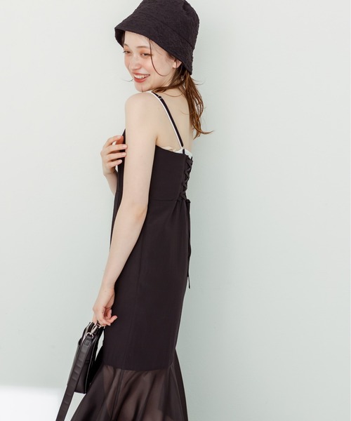 OLIVE des OLIVE(オリーブデオリーブ)の「【WEB限定】裾シフォンレースアップキャミワンピース(ワンピース・レディース・グレイッシュベージュ/ブラック・FREE)」の7枚目の写真