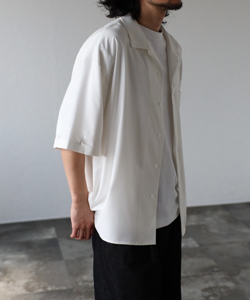 CREARE -LINO-（クレアーレリノ）の「オーバーサイズ 比翼開き オープンカラー ルーズ シャツ<ユニセックス>（シャツ/ブラウス・メンズ・ホワイト/グレイッシュベージュ/ブラック・M/L）」の4枚目の写真