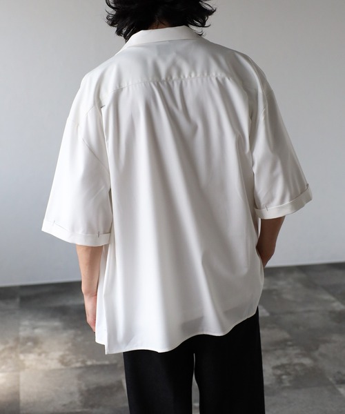 CREARE -LINO-（クレアーレリノ）の「オーバーサイズ 比翼開き オープンカラー ルーズ シャツ<ユニセックス>（シャツ/ブラウス・メンズ・ホワイト/グレイッシュベージュ/ブラック・M/L）」の5枚目の写真