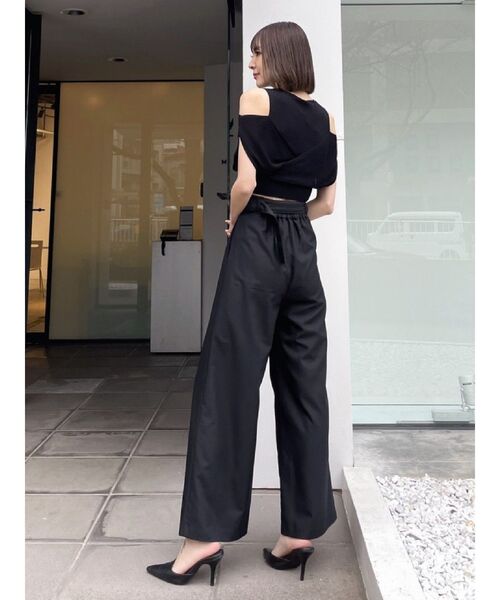 GYDA(ジェイダ)の「タックワイドパンツ(チノパンツ・レディース・ベージュ/ブラック・FREE)」の8枚目の写真