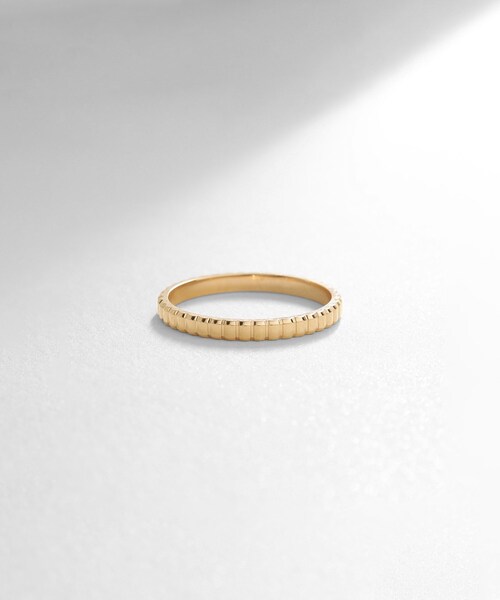 COCOSHNIK（ココシュニック）の「K10ガドルーンカット リング細（リング・レディース・イエローゴールド/その他1・10号/12号/14号/8号）」の2枚目の写真