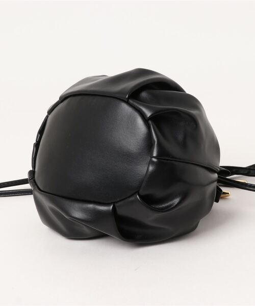 HIKA（ヒカ）の「【HIKA】PUレザー 巾着ショルダーBAG（ショルダーバッグ・レディース・ホワイト/ブラック/ベージュ/ピンク・FREE）」の11枚目の写真