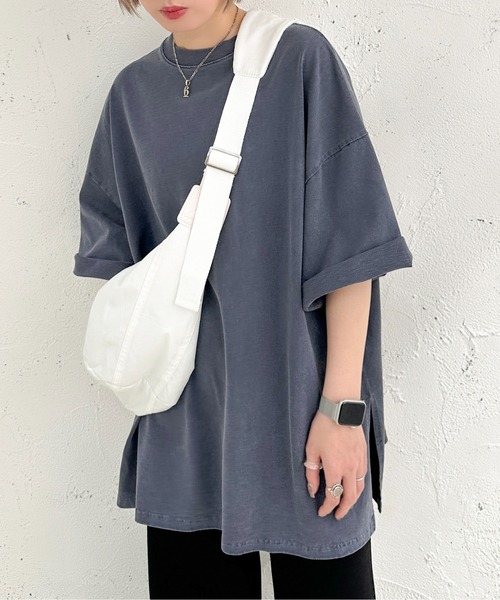 apres jour mignon(アプレジュールミニョン)の「ピグメント加工BIGスリットTシャツ【ZOZOTOWN限定アイテム】(Tシャツ/カットソー・レディース・グリーン/ネイビー/アイボリー/グレイッシュベージュ/ブラック系その他・フリー/X-LARGE)」の5枚目の写真