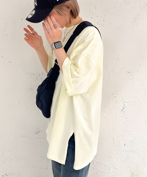 apres jour mignon(アプレジュールミニョン)の「ピグメント加工BIGスリットTシャツ【ZOZOTOWN限定アイテム】(Tシャツ/カットソー・レディース・グリーン/ネイビー/アイボリー/グレイッシュベージュ/ブラック系その他・フリー/X-LARGE)」の8枚目の写真
