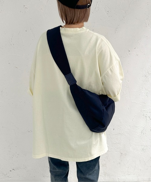 apres jour mignon(アプレジュールミニョン)の「ピグメント加工BIGスリットTシャツ【ZOZOTOWN限定アイテム】(Tシャツ/カットソー・レディース・グリーン/ネイビー/アイボリー/グレイッシュベージュ/ブラック系その他・フリー/X-LARGE)」の9枚目の写真