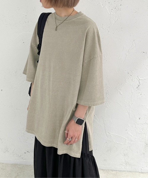 apres jour mignon(アプレジュールミニョン)の「ピグメント加工BIGスリットTシャツ【ZOZOTOWN限定アイテム】(Tシャツ/カットソー・レディース・グリーン/ネイビー/アイボリー/グレイッシュベージュ/ブラック系その他・フリー/X-LARGE)」の20枚目の写真