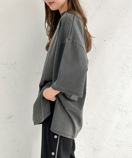 apres jour mignon(アプレジュールミニョン)の「ピグメント加工BIGスリットTシャツ【ZOZOTOWN限定アイテム】(Tシャツ/カットソー・レディース・グリーン/ネイビー/アイボリー/グレイッシュベージュ/ブラック系その他・フリー/X-LARGE)」の15枚目の写真