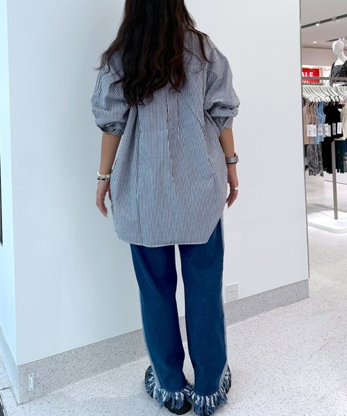 FOREVER 21（フォーエバー トゥエンティーワン）の「フリンジストレートラインデニムパンツ（デニムパンツ・レディース・ブルー・SMALL/MEDIUM/LARGE）」の20枚目の写真