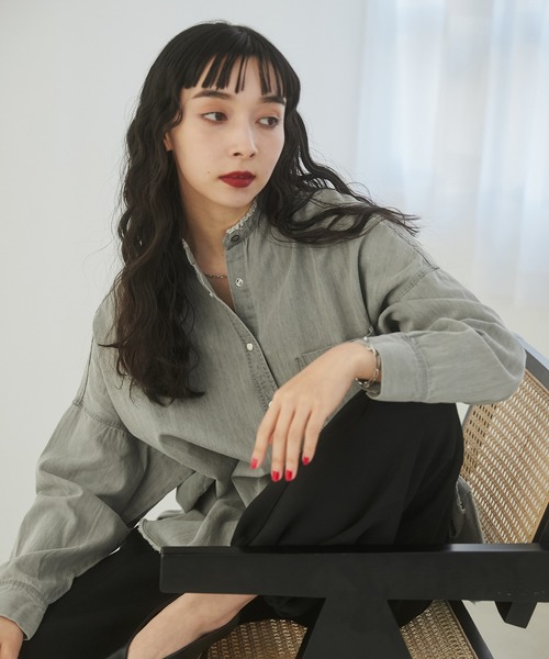 hunch(ハンチ)の「【WEB限定/別注】 バンドカラー オーバーサイズ デニムシャツ(シャツ/ブラウス・レディース・ブラック/ネイビー/グレー/ライトブルー/ブルー・FREE)」の10枚目の写真