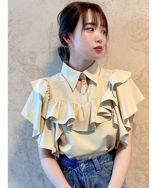 dazzlin(ダズリン)の「カットアウトフリルシャツトップス(シャツ/ブラウス・レディース・その他1/オフホワイト/ベージュ・FREE)」の13枚目の写真