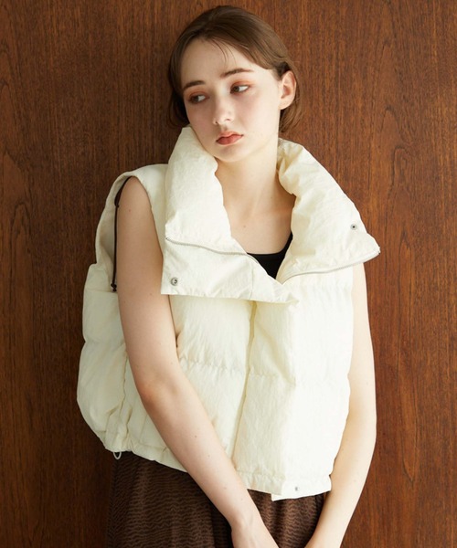 archives（アルシーヴ）の「中綿ショートベスト（ダウンベスト・レディース・ブラック/アイボリー・MEDIUM）」の12枚目の写真