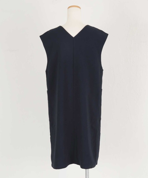 titivate(ティティベイト)の「Vネックミニ丈ジャンパースカート(ジャンパースカート・レディース・ベージュ/ネイビー/ブラック・S/M)」の18枚目の写真