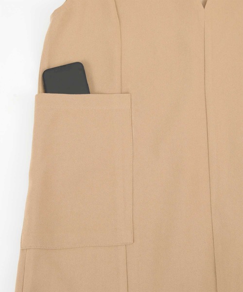 titivate(ティティベイト)の「Vネックミニ丈ジャンパースカート(ジャンパースカート・レディース・ベージュ/ネイビー/ブラック・S/M)」の20枚目の写真