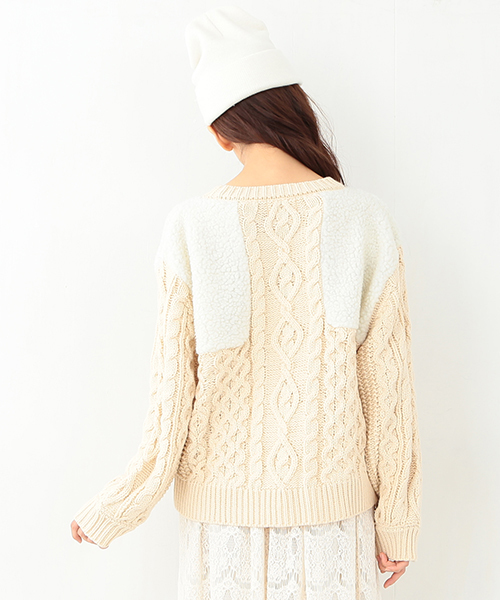 CAROLINA GLASER（カロリナ グレイサー）の「CAROLINA GLASER / ボアニット（ニット/セーター・レディース・クリーム/ネイビー・ONE SIZE）」の5枚目の写真