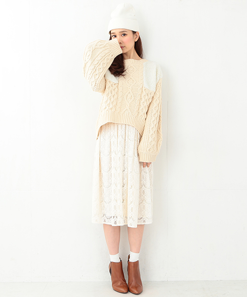最終値下げ【新品】CAROLINA GLASER(カロリナグレイサー)ボアニット CAROLINA GLASER（カロリナ グレイサー）の「CAROLINA GLASER
