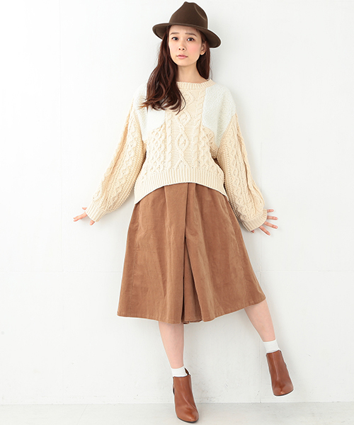 CAROLINA GLASER（カロリナ グレイサー）の「CAROLINA GLASER / ボアニット（ニット/セーター・レディース・クリーム/ネイビー・ONE SIZE）」の7枚目の写真