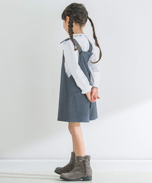 BeBe(ベベ)の「リボンサロペット(110~150cm)(つなぎ/オールインワン・キッズ・グレー・110cm/150cm/130cm/140cm/120cm)」の4枚目の写真
