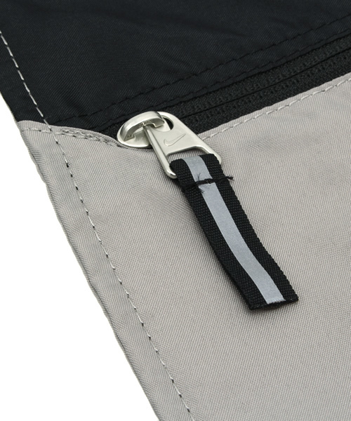 NIKE（ナイキ）の「WEGO/NIKEトレーニングジムサック（バックパック/リュック・レディース・ブラック/ネイビー/ブルー/グリーン/レッド/オレンジ/グレー・FREE）」の12枚目の写真