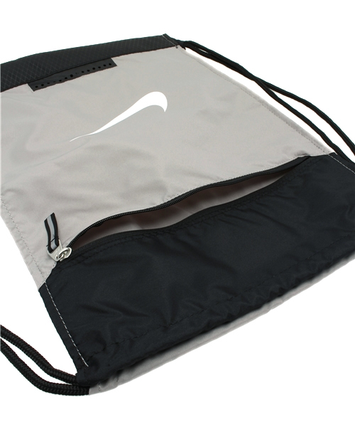 NIKE（ナイキ）の「WEGO/NIKEトレーニングジムサック（バックパック/リュック・レディース・ブラック/ネイビー/ブルー/グリーン/レッド/オレンジ/グレー・FREE）」の13枚目の写真