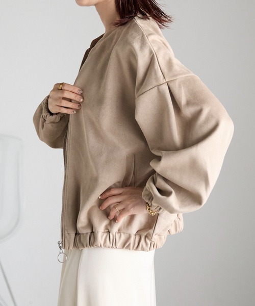 Fizz（フィズ）の「フェイクスウェードジップアップブルゾン（ブルゾン・レディース・アイボリー/グレイッシュベージュ/ピンクベージュ/スミクロ/ブラック・M）」の9枚目の写真