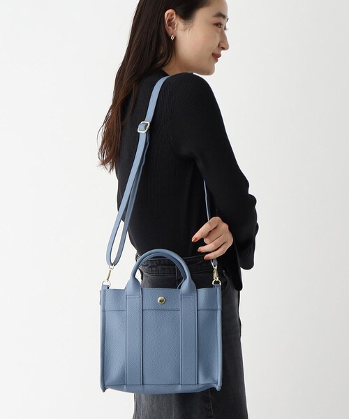 OPAQUE.CLIP（オペークドットクリップ）の「◆【2WAY／軽量】スクエアミドルトートバッグ（トートバッグ・レディース・ゴールド/ベージュ/ブルー/ブラック/グレー・00）」の4枚目の写真