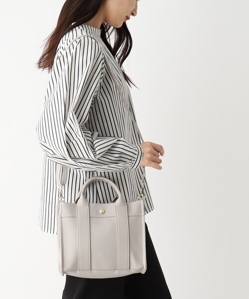 OPAQUE.CLIP（オペークドットクリップ）の「◆【2WAY／軽量】スクエアミドルトートバッグ（トートバッグ・レディース・ゴールド/ベージュ/ブルー/ブラック/グレー・00）」の18枚目の写真