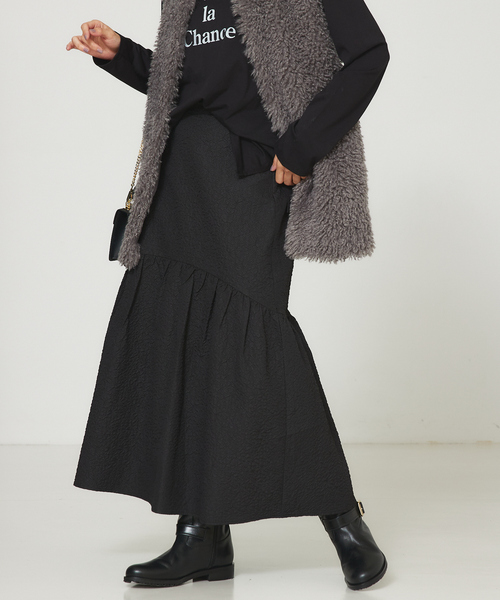 abahouse mavie（アバハウスマヴィ）の「エンボスティアードスカート（スカート・レディース・ブラック/ライム/アイボリー・36/38）」の2枚目の写真