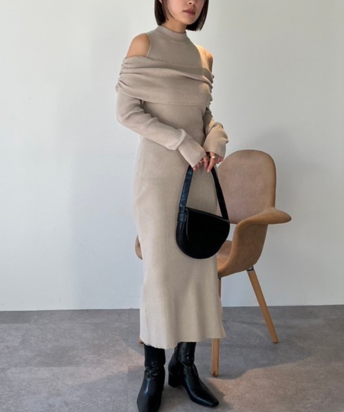 DRWCYS（ドロシーズ）の「オフショルニットワンピース（ワンピース・レディース・ベージュ/ブラック・FREE）」の3枚目の写真