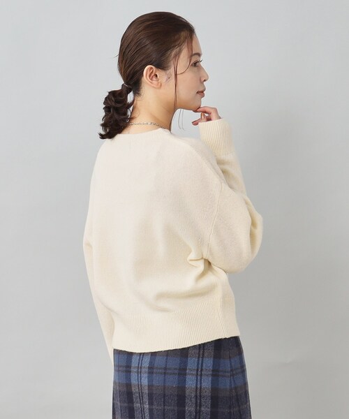 UNTITLED（アンタイトル）の「◆【すっきり＆着映え】レッグオブマトンスリーブ ニット（ニット/セーター・レディース・チャコールグレー/ピンク/オフホワイト/グリーン系/ライトグレー・44/02/04/48/00）」の15枚目の写真