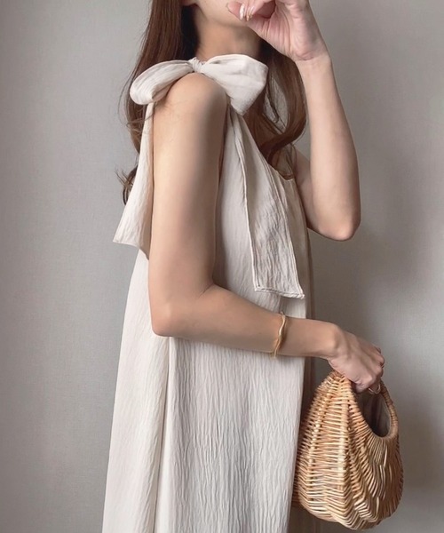 FILLOU（FILLOU）の「ショルダーリボンフレアワンピース（ワンピース・レディース・モカ/アイボリー/ブラック・X-LARGE/LARGE/MEDIUM）」の9枚目の写真