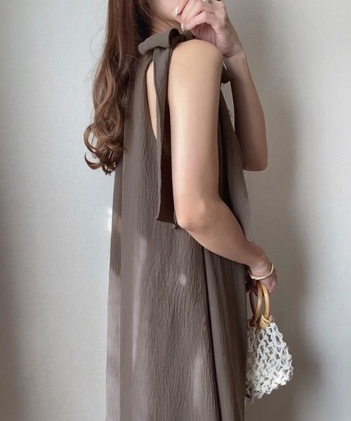 FILLOU（FILLOU）の「ショルダーリボンフレアワンピース（ワンピース・レディース・モカ/アイボリー/ブラック・X-LARGE/LARGE/MEDIUM）」の13枚目の写真