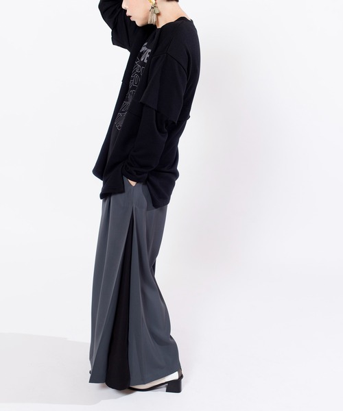 OSMOSIS(オズモーシス)の「バイカラーサイドタックパンツ(その他パンツ・レディース・ブラック/グレー・ONE SIZE)」の4枚目の写真