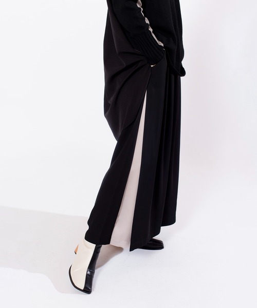 OSMOSIS(オズモーシス)の「バイカラーサイドタックパンツ(その他パンツ・レディース・ブラック/グレー・ONE SIZE)」の13枚目の写真