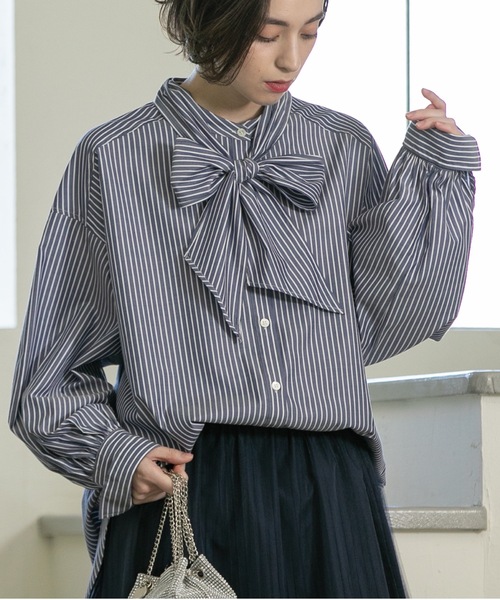 OPAQUE.CLIP（オペークドットクリップ）の「◆2way ボリュームスリーブオーバーボウタイシャツ 【洗濯機洗い可】（シャツ/ブラウス・レディース・ブルー系7/ブラック/ホワイト系3/オフホワイト・00）」の4枚目の写真