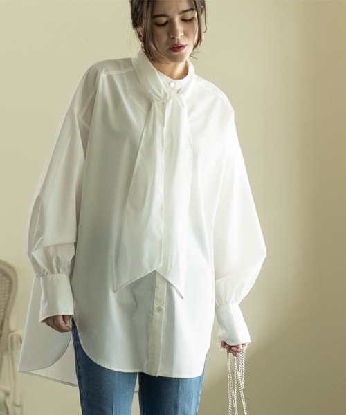 OPAQUE.CLIP（オペークドットクリップ）の「◆2way ボリュームスリーブオーバーボウタイシャツ 【洗濯機洗い可】（シャツ/ブラウス・レディース・ブルー系7/ブラック/ホワイト系3/オフホワイト・00）」の2枚目の写真