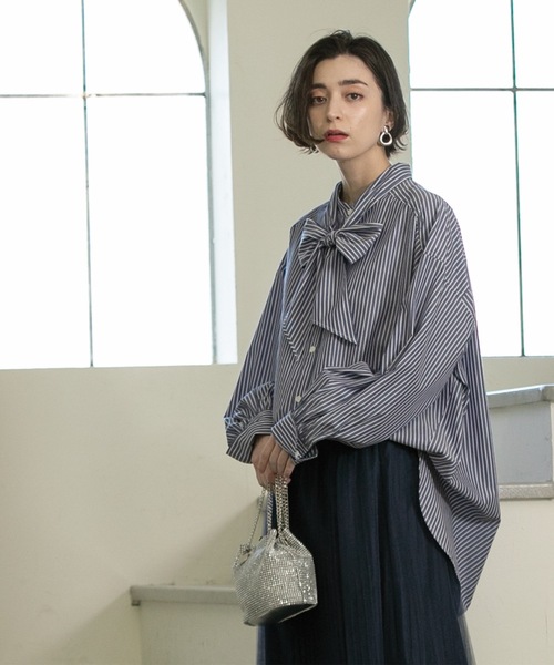 OPAQUE.CLIP（オペークドットクリップ）の「◆2way ボリュームスリーブオーバーボウタイシャツ 【洗濯機洗い可】（シャツ/ブラウス・レディース・ブルー系7/ブラック/ホワイト系3/オフホワイト・00）」の10枚目の写真