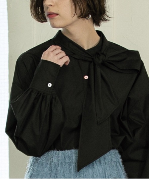 OPAQUE.CLIP（オペークドットクリップ）の「◆2way ボリュームスリーブオーバーボウタイシャツ 【洗濯機洗い可】（シャツ/ブラウス・レディース・ブルー系7/ブラック/ホワイト系3/オフホワイト・00）」の5枚目の写真