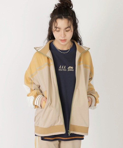 DOUBLE NAME(ダブルネーム)の「レトロ配色ライン トラックジャケット(ジャージ・レディース・ベージュ/ブルー・FREE)」の8枚目の写真