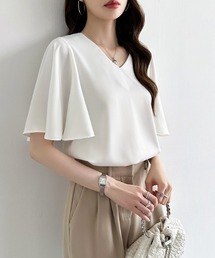 COCOMOMO（ココモモ）の「フレアスリーブブラウス Vネック ブラウス 半袖 きれいめ サテン オフィスカジュアル 夏服（シャツ/ブラウス・レディース）」