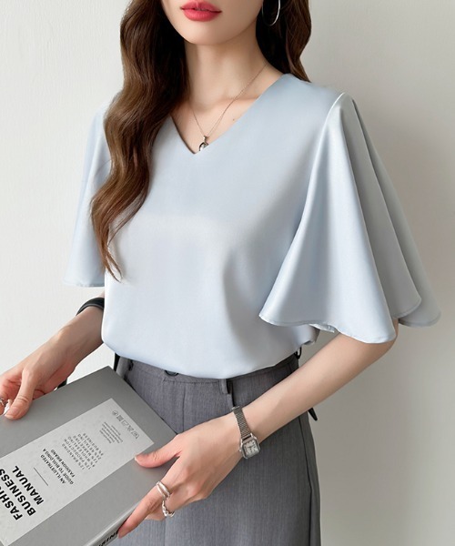 FORMO - 人気美品✨ FORMO ノーカラー リボンスリーブ ブラウス 長袖 ブラック 人気美品✨ FORMO ノーカラー リボンスリーブ ブラウス 長袖