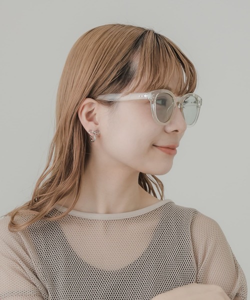 SMELLY（スメリー）の「クリアフレームサングラス（メガネ・レディース・グレー/イエロー・-）」の4枚目の写真