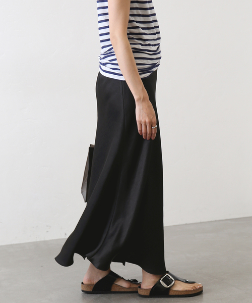 IENA（イエナ）の「《追加7》ダブルサテンスカート（スカート・レディース・ネイビー/ホワイト系その他/ブラック・34/40/38/36）」の12枚目の写真