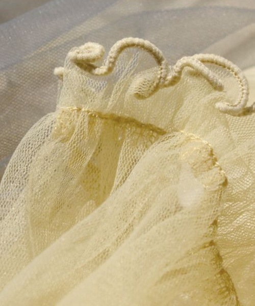 zootie（ズーティー）の「【トレンド感たっぷりな透け感チュールアイテム】 チュールメロウ レイヤードワンピース（ワンピース・レディース・ベージュ/チャコール/アイボリー/ブルー・フリー）」の19枚目の写真