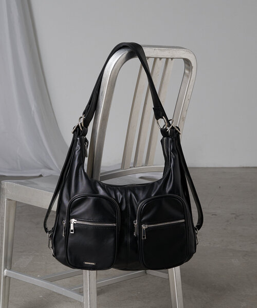 RAY CASSIN(レイカズン)の「【マルチウェイ】レザーポケットビッグショルダーバッグ(ショルダーバッグ・レディース・ブラウン/ブラック/アイボリー・FREE)」の4枚目の写真