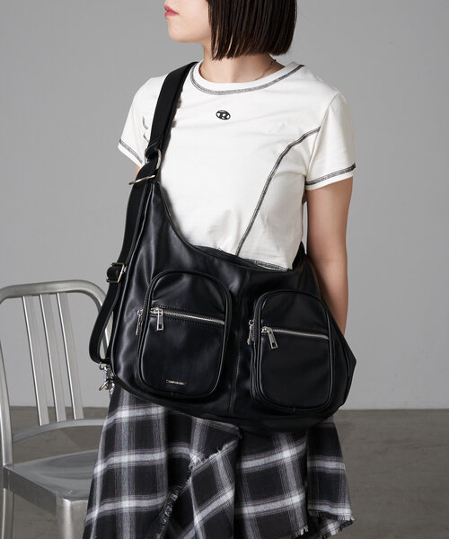 RAY CASSIN(レイカズン)の「【マルチウェイ】レザーポケットビッグショルダーバッグ(ショルダーバッグ・レディース・ブラウン/ブラック/アイボリー・FREE)」の12枚目の写真